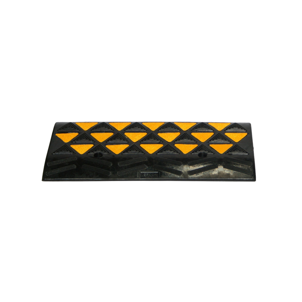 Recycled rubber kerb ramp hi-vis - 610mm Wide x 500mm Deep x 200mm High - 28kg